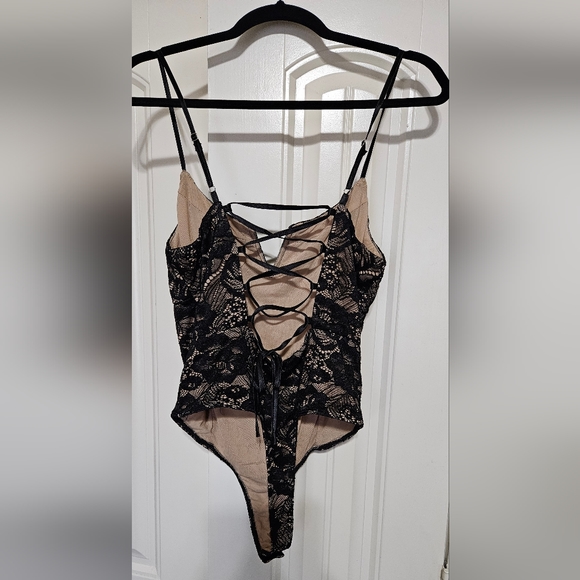 Black Lace Bodysuit - Picture 4 of 4